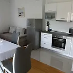 아파트 Edita *