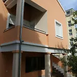 公寓 Edita 扎达尔