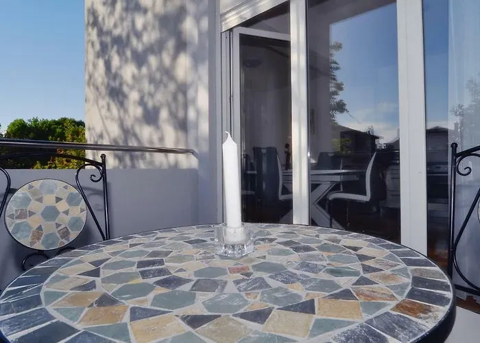 エディータ アパート ザダル