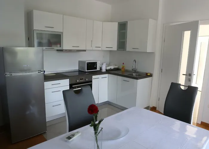 アパート エディータ ザダル