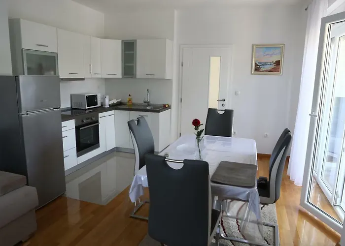 エディータ * ザダル