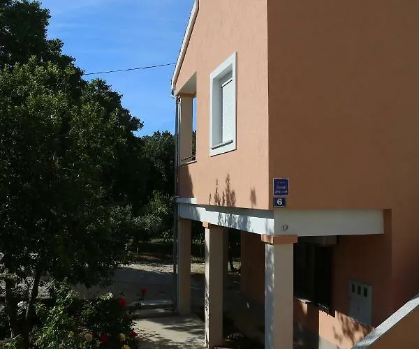 アパート エディータ