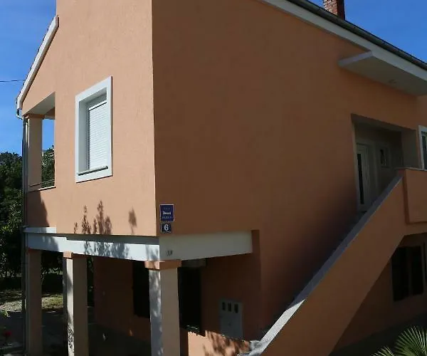 アパート エディータ *